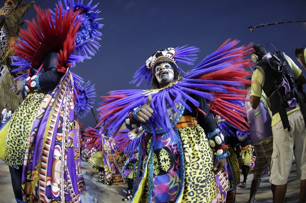 Vila Isabel Dancers and costumes